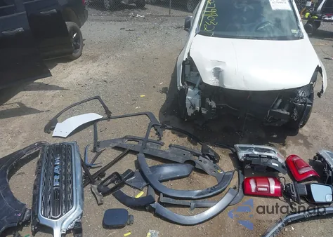 2021 Ram 1500 Limited 4X4 5'7 Box from USA, damaged, VIN 1C6SRFHT4MN525904